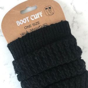 Woman’s black knitted bootcuff/legwarmer